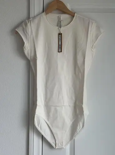 SKIMS Cotton Jersey T-Shirt Brief Bodysuit in Marble, Size Medium