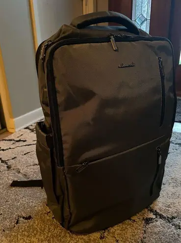 ⚠️ SOLD ⚠️Travel backpack Gray