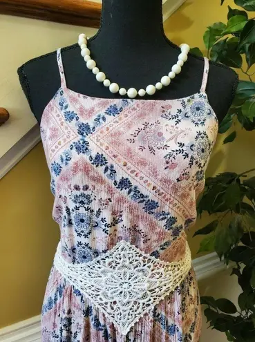 Xhilaration  Floral Dress Lace Waist- Size XXL (JUNIOR SIZE) See pics.