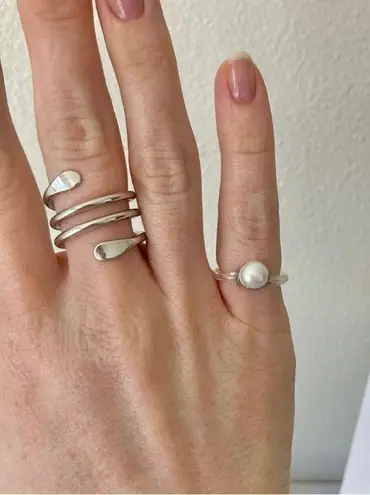 American Vintage Vintage “Nicolette” Pearl Pinkie Ring White Silver Clear Minimal Neutral Simple