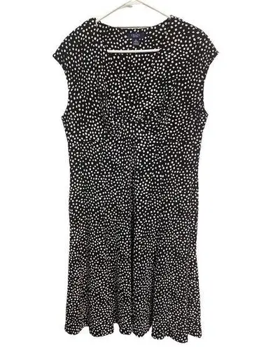 CHAPS  Dress Sleeveless Polka Dot Padded Shoulder Black/White Low V-Neck Sz. XL