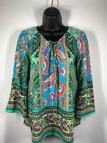 Fig and flower lace and bell sleeve tunic size small Green