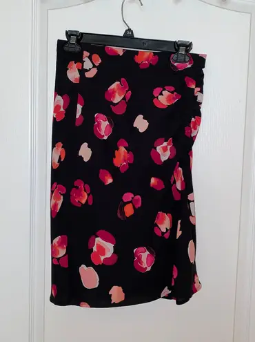 CAbi NWOT  Black & Pink Floral Scrunch Skirt