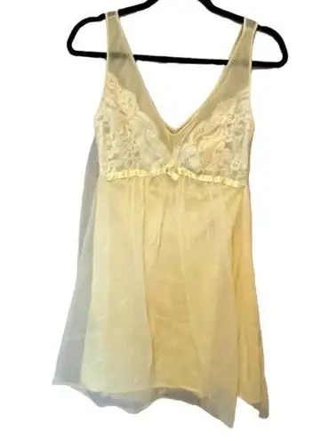 Vanity Fair Vintage  Yellow Nylon Negligee