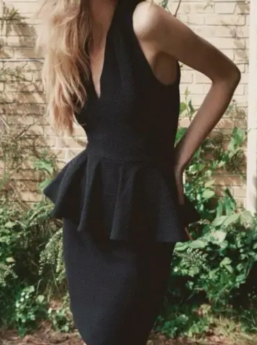 Ganni Eleanor Black Textured Sleeveless Low V Zip Back Peplum Dress Size XS