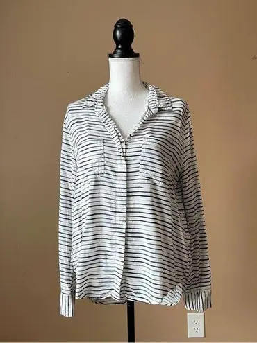 Velvet Heart  | Striped Split Hem Button Down Top Sz M