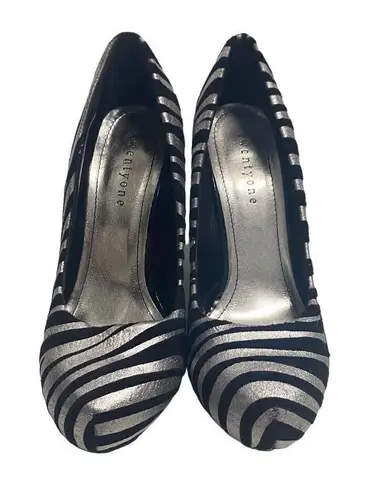 Twenty One Women’s Sucess 45 Zebra Print 4 Inch Heels Size 6 Black Silver