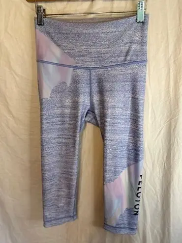 Peloton X WITH White Opal Capri Reversible High Waisted Leggings