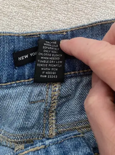New York And Company jean shorts faded distressed rolled cuff button/zip Size 0
