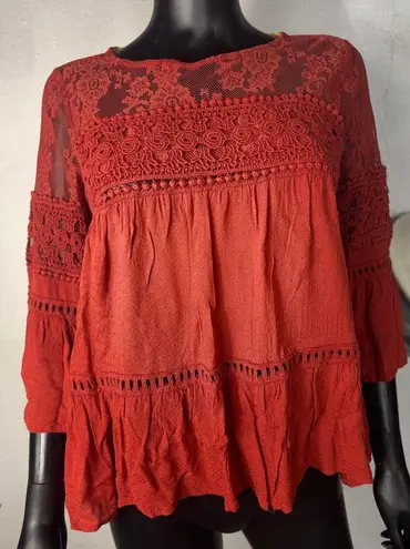 Taylor & Sage shirt with floral prints and lace and crochet Red Sz S