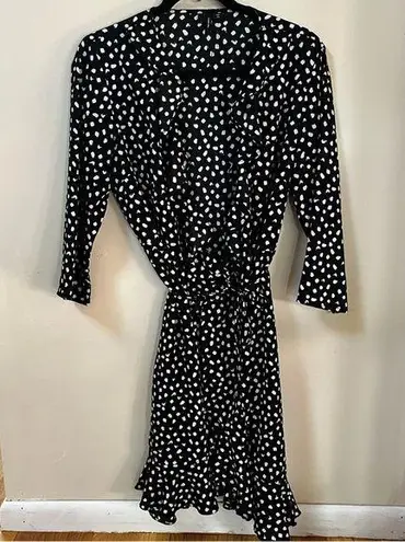 VERO MODA Vera Moda Polka Dot Wrap Dress with 3/4 sleeves. With Ruffles Size Large. NWOT
