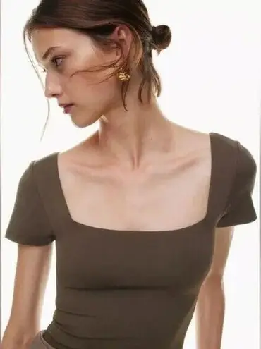 Babaton Aritzia Contour Square neck Short Sleeve Second Skin Cropped Top Brown