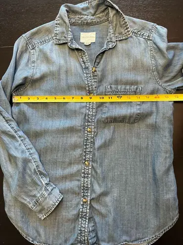 American Eagle AE Boyfriend Fit Denim Shirt - Small