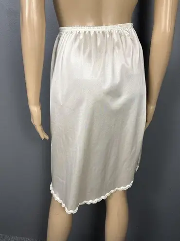 Vanity Fair Vintage Half Slip Cream Size Small L Antron III Dupont Nylon USA