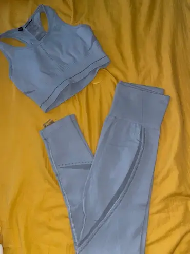 women's best gray Seamless Leggings& sports bra- size xs workout leggings