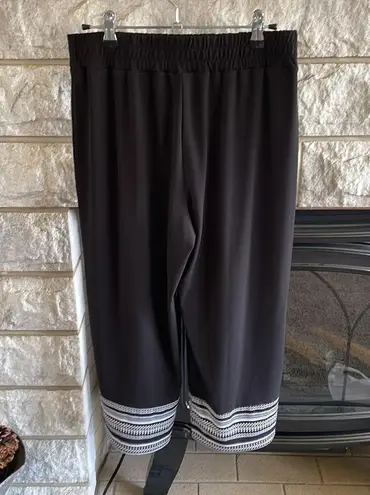 Christopher & Banks black and white stretch waist dress capris size small