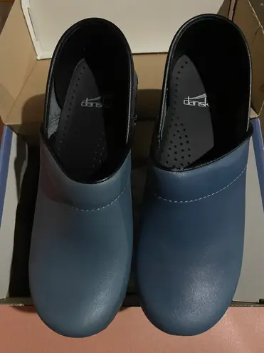 Dansko Professional Latigo Color Sky Clog Size 39