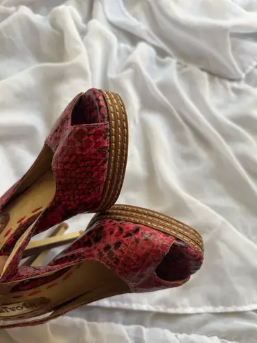 Two Lips Faux Snakeskin Peep Toe Slingback Pumps Red Size 6.5