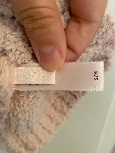 SKIMS Fuzzy Cozy Collection Tank Top in Pink Size S/M - Image 3