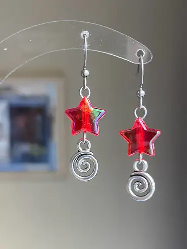 Handmade star & swirl dangle earrings⭐️❤️