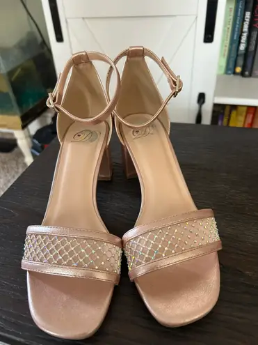 Sparkly Gold Heels Size 7.5