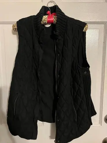 Stylish Black Quilted Vest with Pockets Size L