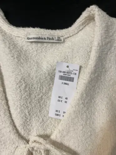 Abercrombie & Fitch Textured Tie Front Vest - Image 2