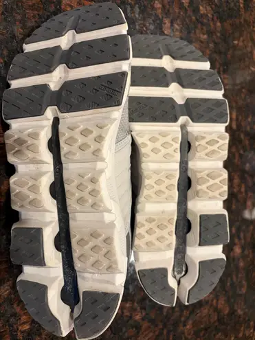 on cloud Cloudswift 3 Size 8