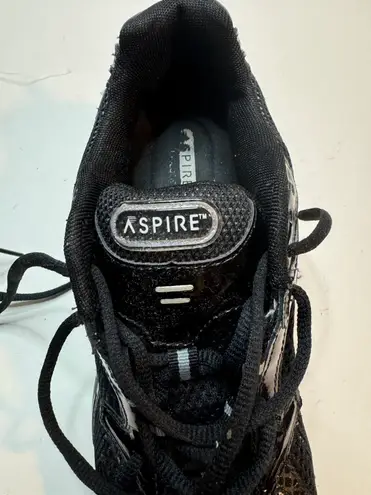 Avia Aspire With Dri Logic Size 10