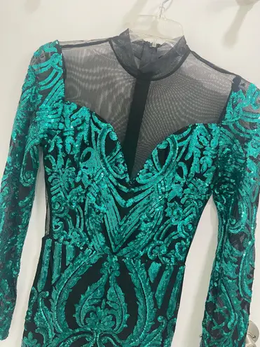 BANJUL Elegant Green Sequin Dress