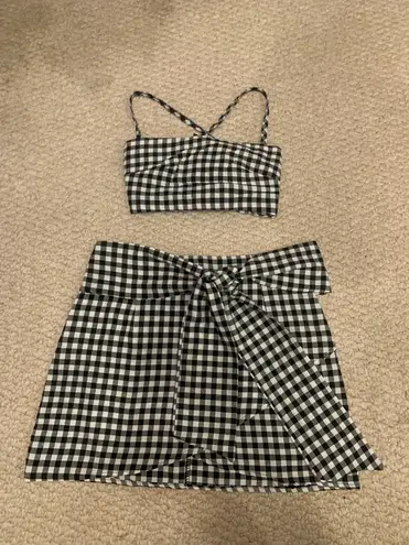 Boutique Black And White Set