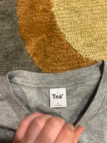 Aritzia Tna  Grey Crop Tee Shirt Short Sleeve Basic Cotton Loose Fit Size Small - Image 2