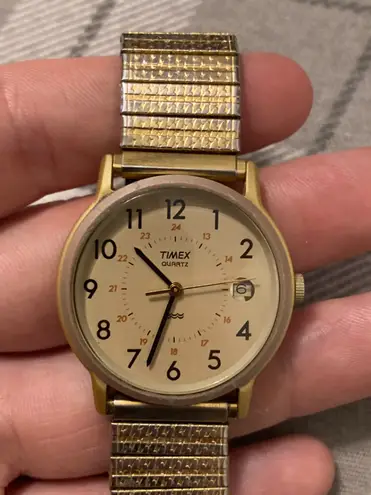 Timex Women’s vintage 1989 quartz movement date just water resistant watch