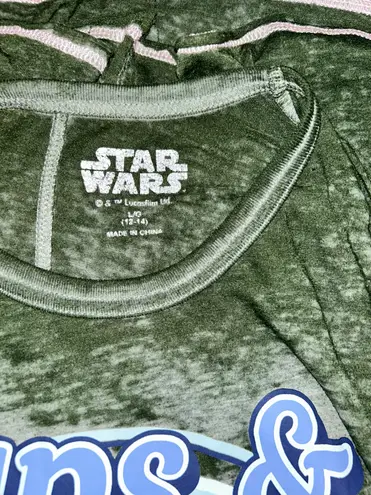 Star Wars Baby Yoda Mandalorian Naps and Snacks Graphic Short Sleeve Tee Size L