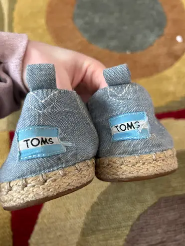 Toms Slip On Chambray Denim Light Blue Casual Sneakers Women’s Size 8