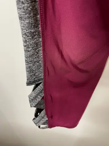 Charmed Hearts Crop Leggings Burgundy Heather Grey Large New with Tags