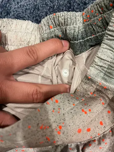 Lululemon Patterned Hotty Hot 2.5” Shorts