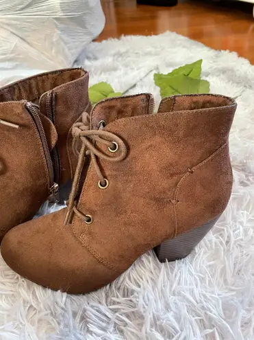 American Eagle  Brown Boots