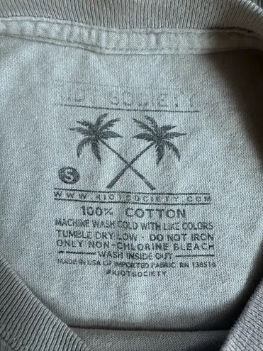 Riot Society Rose Embroidered Short Sleeve T-Shirt Size S Shirt Unisex Small