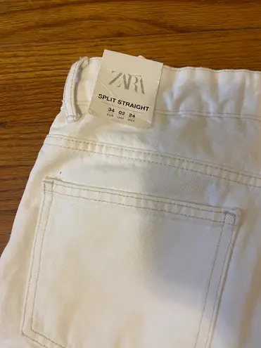 ZARA Straight Leg Jeans • Size 2