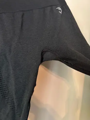 Shark Watch Gymshark flawed but mended leggings (S)