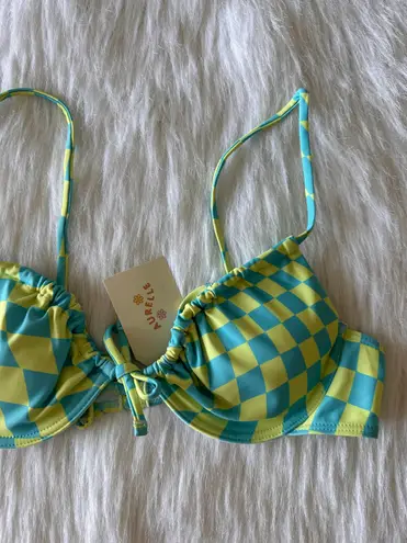 Aurelle Swim NWT Riza Green Bikini Top