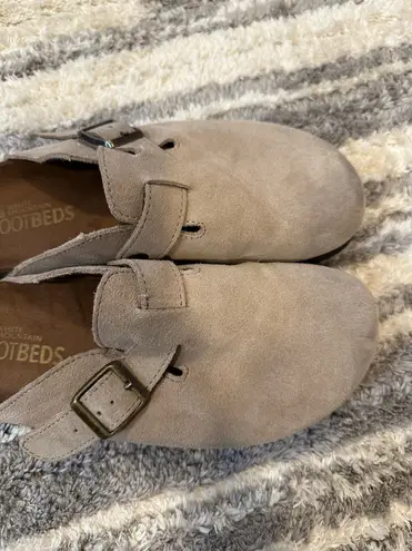 White Mountain Clogs