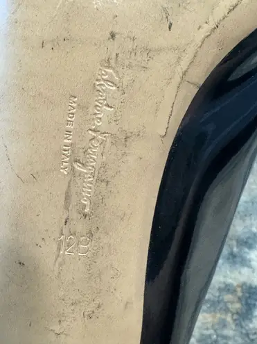 Salvatore Ferragamo Vara Bow Pumps Black Size 12B