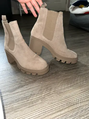 Bootie heels Tan Size 6.5