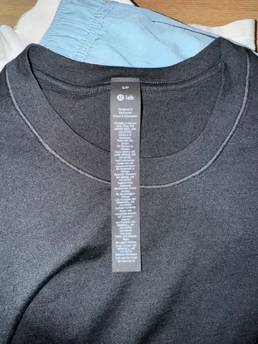 Lululemon T-Shirt