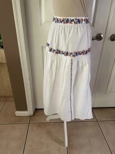 NWOT Banjanan Antonia Skirt Srinagar Embroidered White. MSRP $345. Size L White Size L