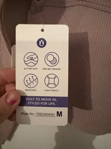 ⭐ Women’s Ribbed Long Sleeve Cutout Crop Top – Athleisure Yoga Activewear ⭐ Brown Size M