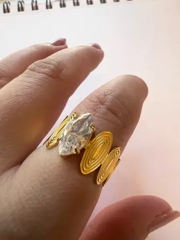 Gold adjustable ring with high quality zirconia