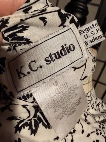C. K. Studio Vintage Floral t